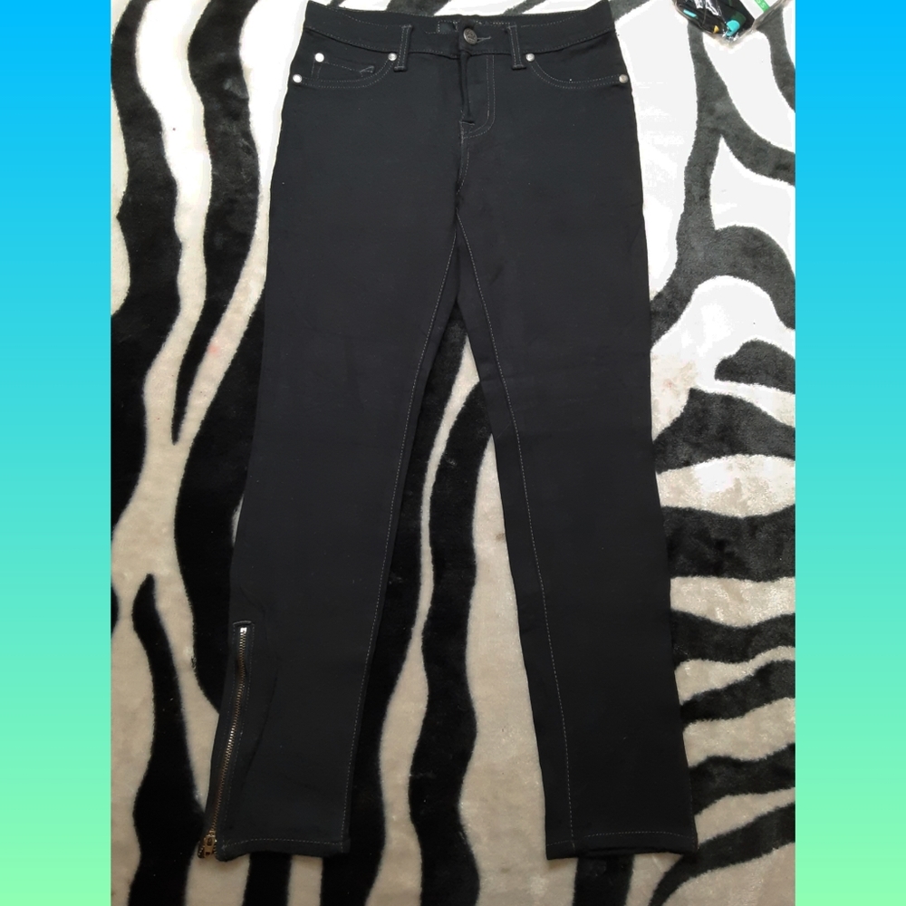Jessica Simpson Black Capris